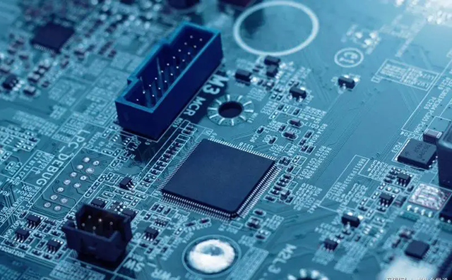 收購(gòu) Broadcom：主機(jī)總線適配器、RAID 控制卡、SAS 擴(kuò)展器、硬盤驅(qū)動(dòng)器