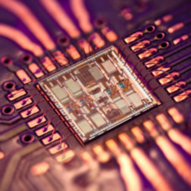 供應(yīng)，回收 [Broadcom] AFSI-R74C4SB 56Gb/s 4 通道線性 TIA（跨阻抗放大器）IC